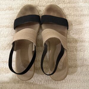 CHARLESTON SHOE CO. Black and Tan Sandals